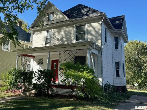 1134 Kirkwood Blvd, Davenport, IA 52803