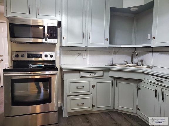 4th image of 105 E Lincoln Ave