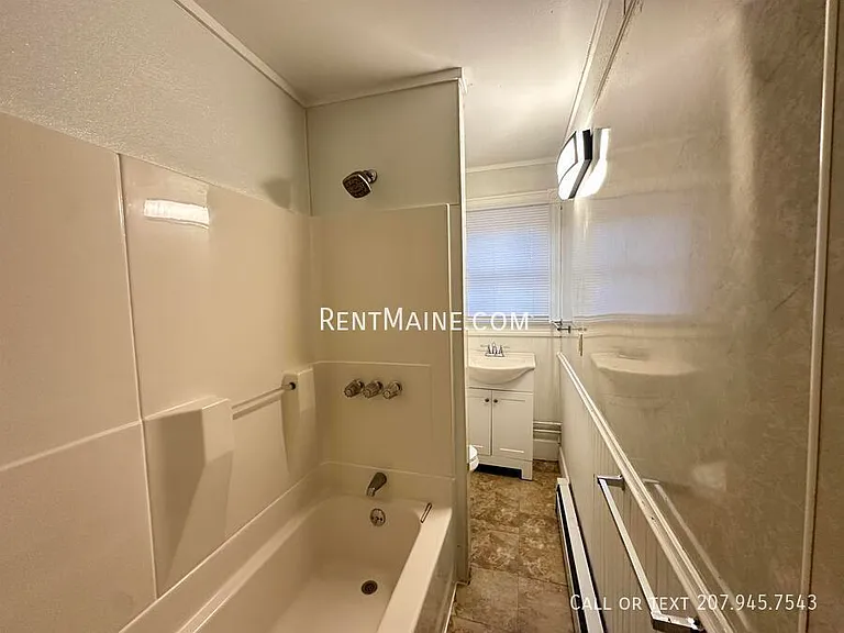 99 Sanford St #B — Photo 4