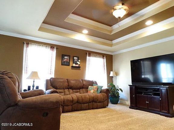 3rd image of 205 Brookstone Dr