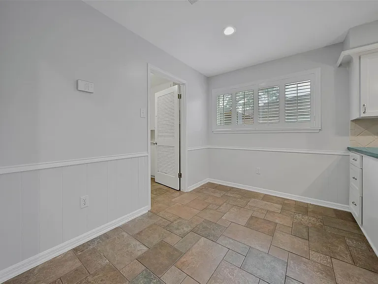 1067 Lehman St — Photo 11