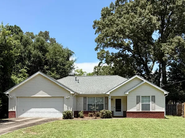 355 Adams Dr, Crestview, FL 32536