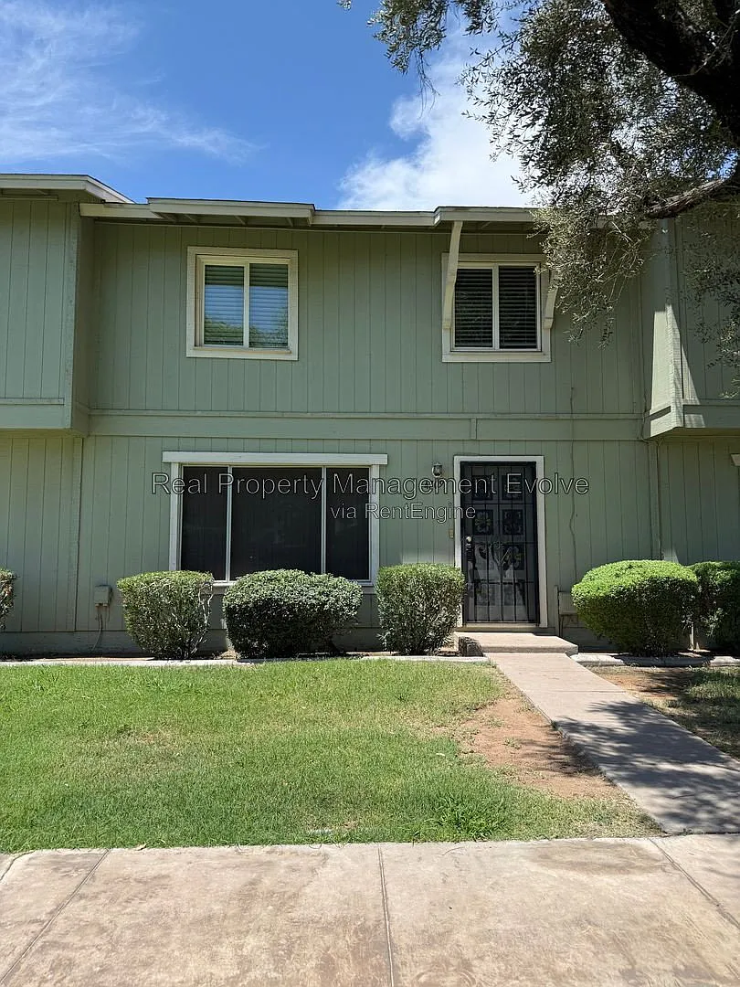 3 bed, 2.0 bath, 1196 sqft, $1,549 — Photo 1
