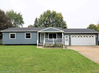 1759 Kingswood Ln, Lapeer, MI
