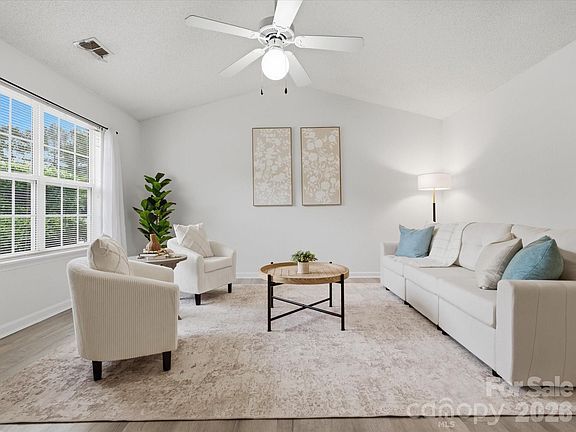 3rd image of 12343 Bluestem Ln