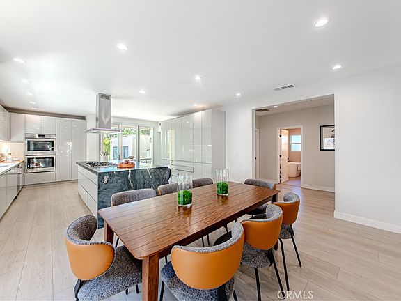 3rd image of 507 N Formosa Ave