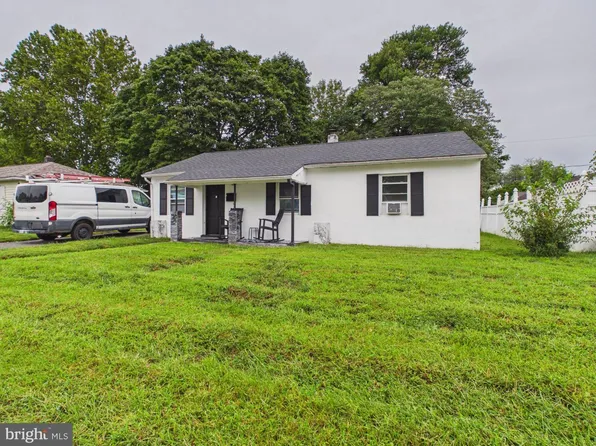 49 Memorial Dr, New Castle, DE 19720