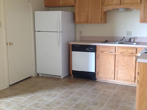 4th image of 410 Alpine St APT A