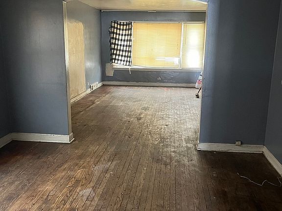 5th image of 8751 S Blackstone Ave