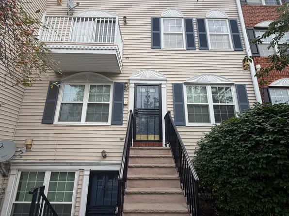 92 Callahan Ct, Newark, NJ 07103