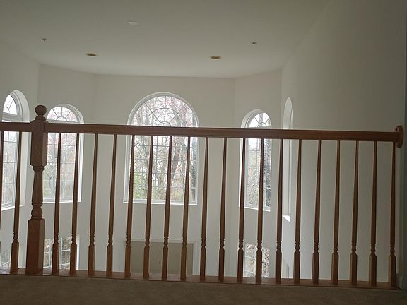 2 story view/Hallway