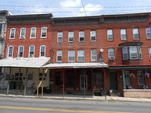 2nd image of 28 Main St