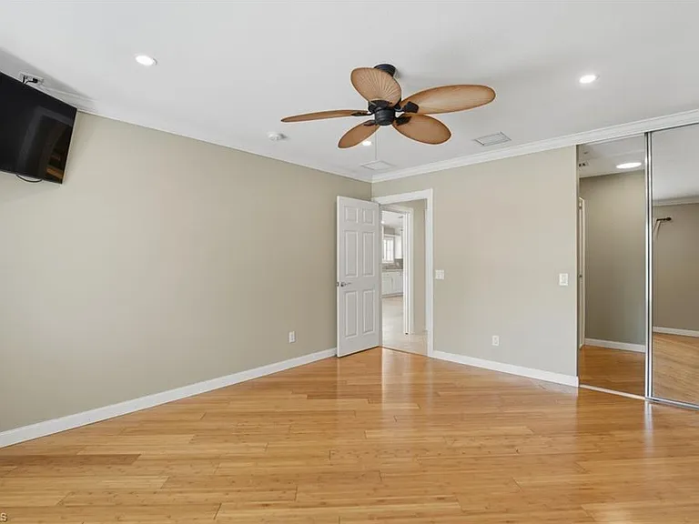 28207 Islet Trl — Photo 14
