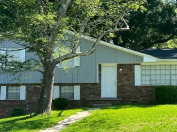 8819 Leafwood Ct, Riverdale, GA 30274