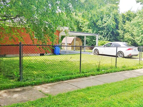 3rd image of 1776 Barksdale Dr