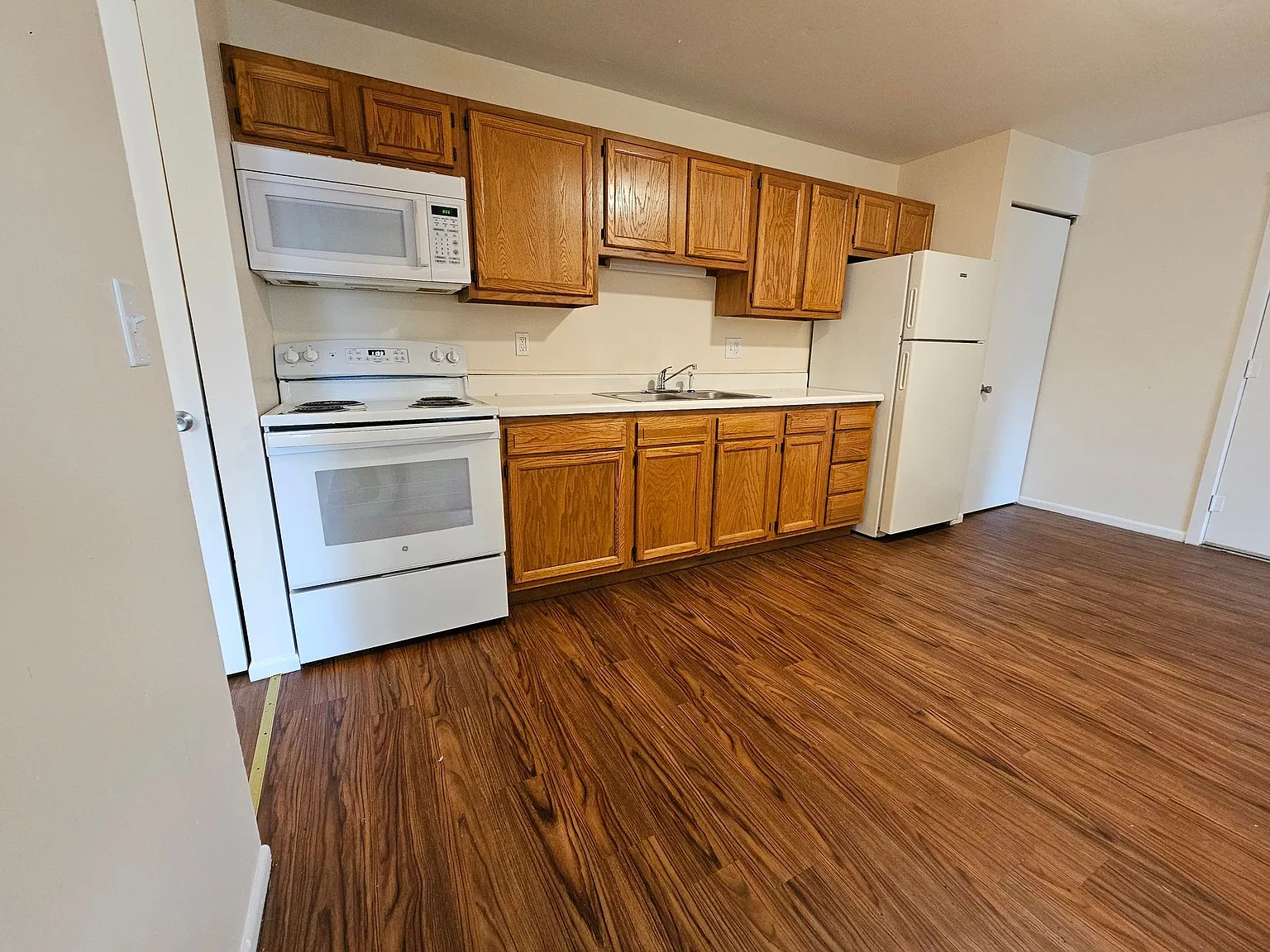Meadow Creek Apartments — Photo 2