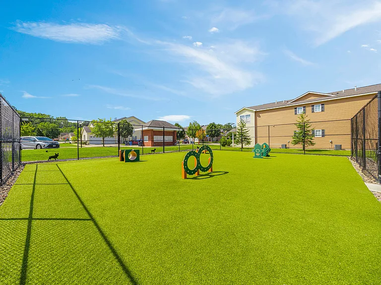 Cascade Shores Townhomes + Flats — Photo 7