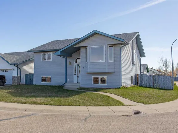 57 E Spring Close, Blackfalds, AB T4M 0K6