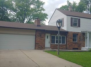 4425 N 105th St, Wauwatosa, WI 53225