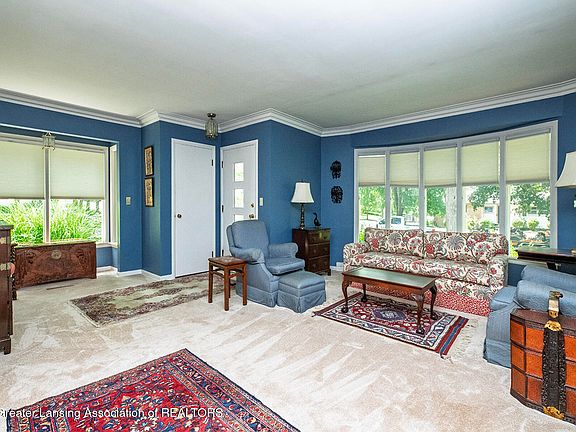 4th image of 806 Cowley Ave