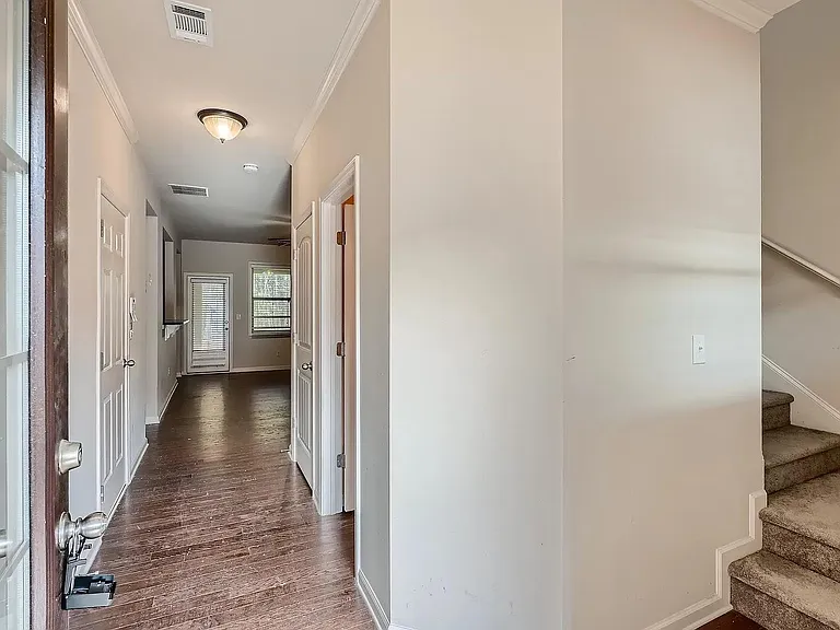 204 Madison Ave — Photo 2