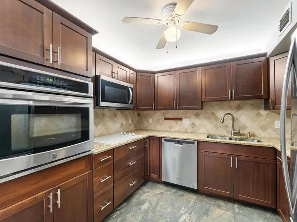 202 Wellington A, West Palm Beach, FL 33417