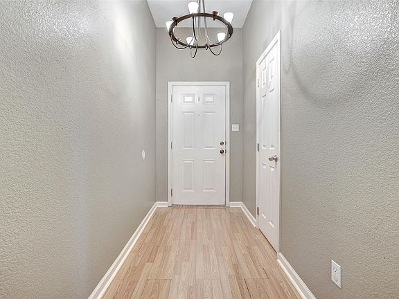 5th image of 605 Copper Ct