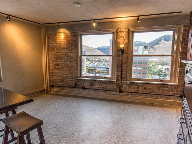 131 S Higgins Ave #7-4 — Photo 2
