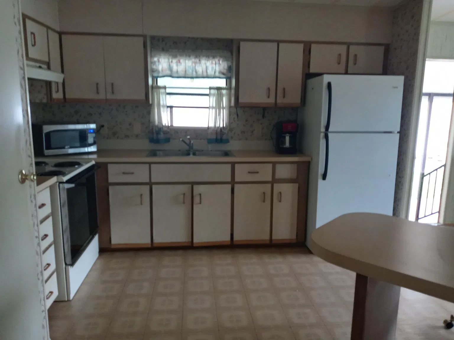 2 bed, 926 sqft, $1,250 — Photo 2