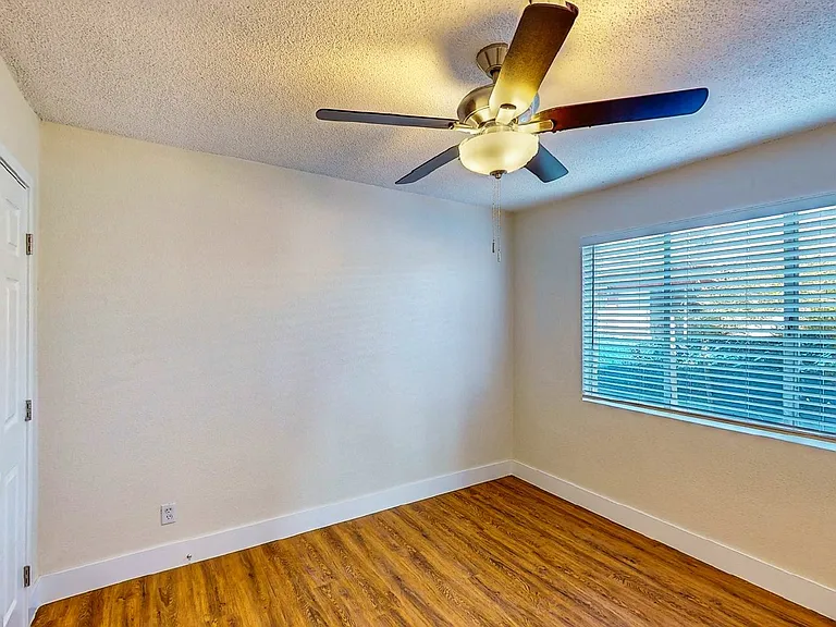 1302 Rexford Pl — Photo 18
