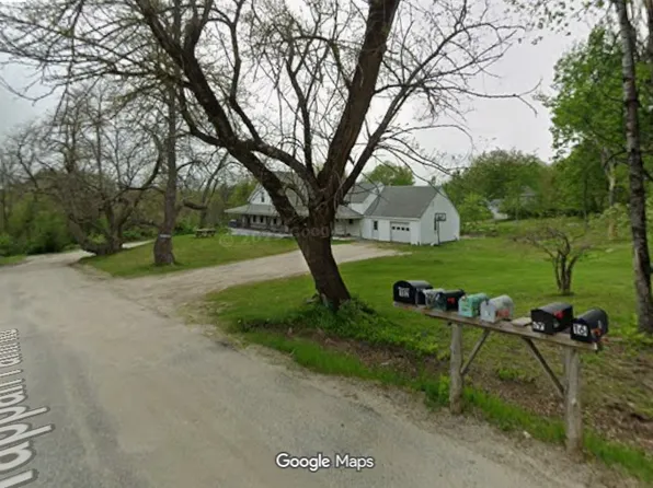 29 Tappan Farm Rd APT B, Winthrop, ME 04364