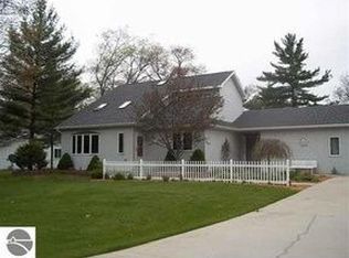 1005 Wintergreen St, East Tawas, MI 48730