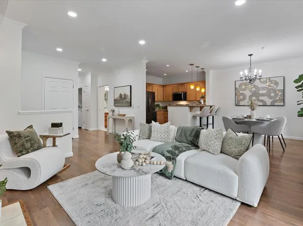 250 Santa Fe Ter APT 128, Sunnyvale, CA 94085