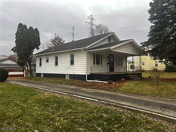 2nd image of 2581 Pelton Ave