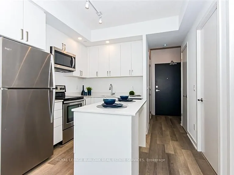 5240 Dundas St #B505 — Photo 4