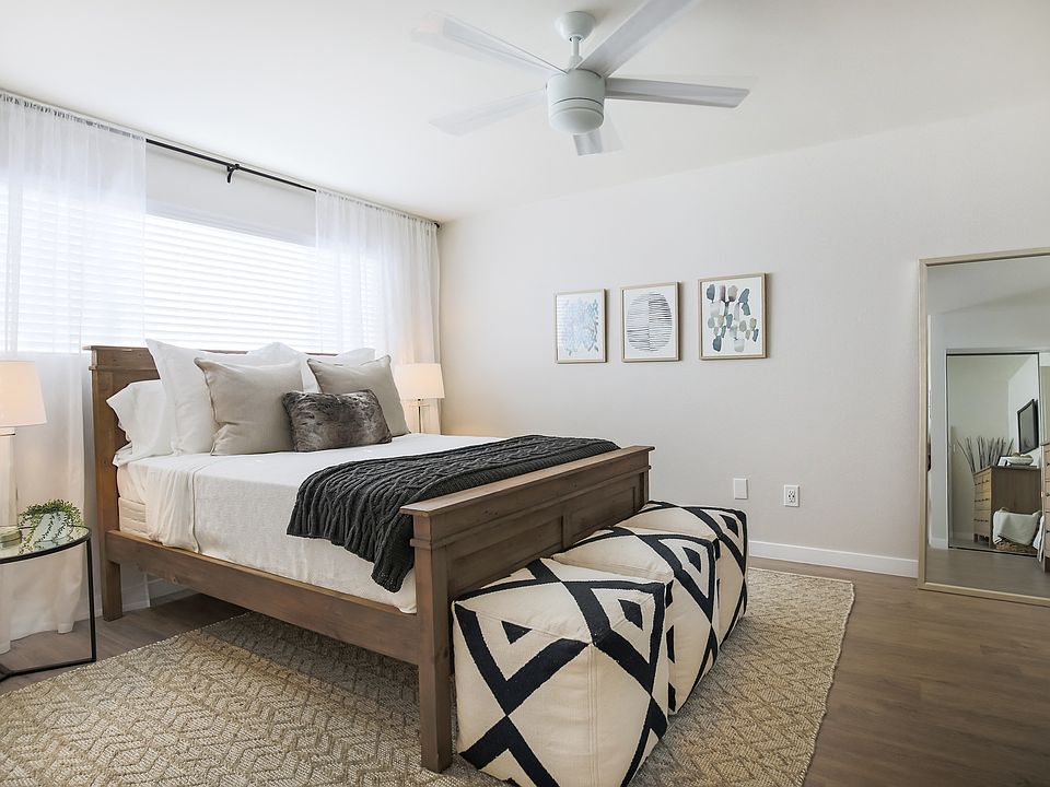 Park View on Yukon furnished bedroom