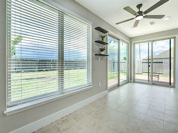 5th image of 5435 Baronet Dr #5435