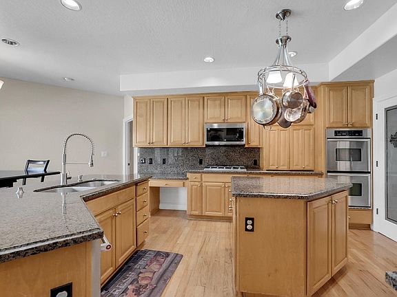 4th image of 2609 Rembrandt Pl
