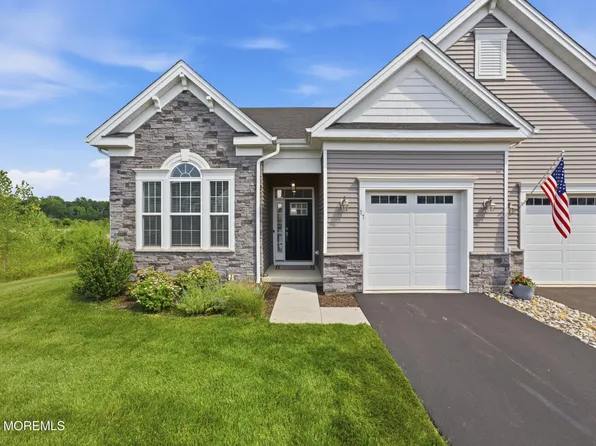 17 Saratoga Road, New Egypt, NJ 08533