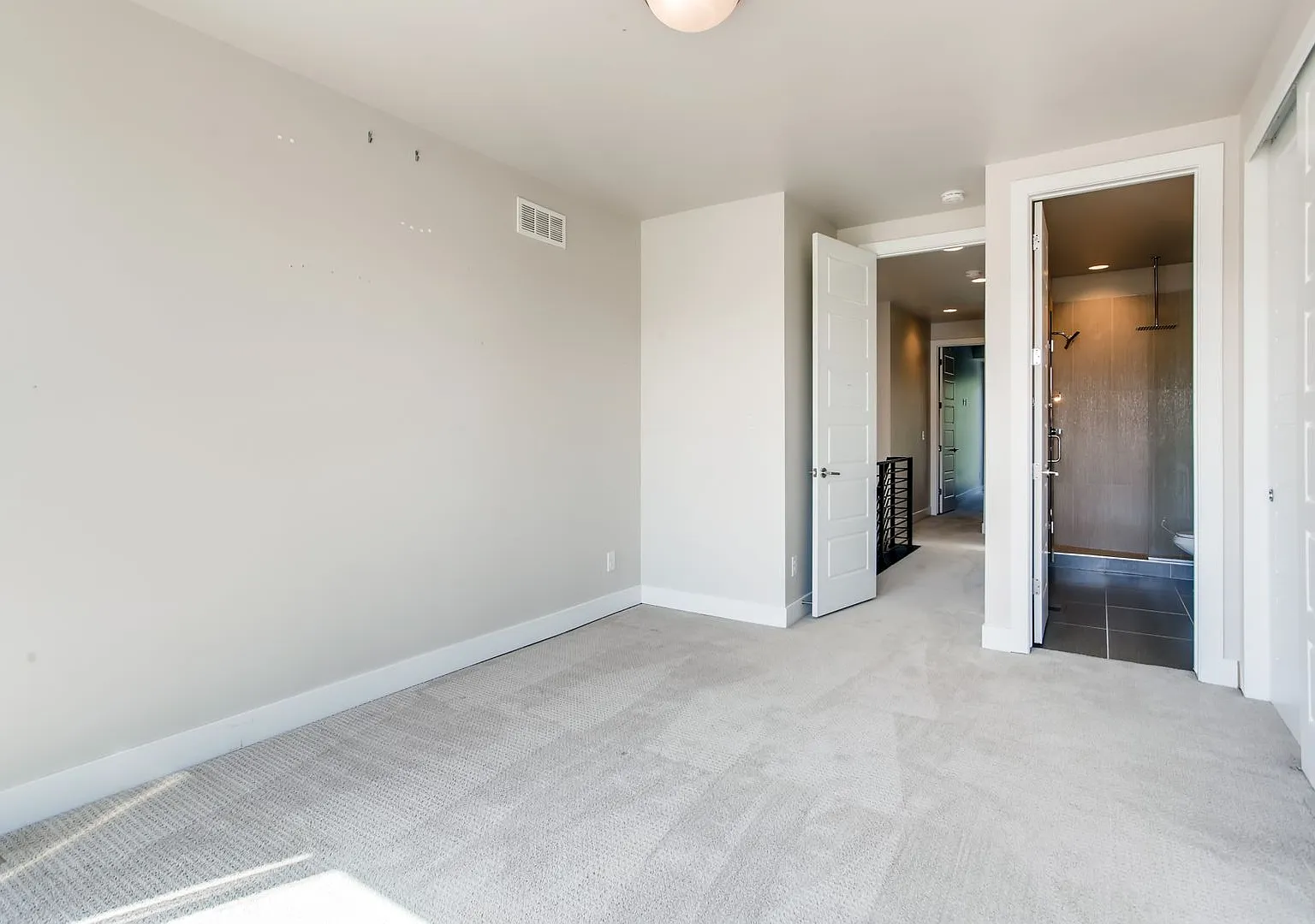 High Street Townhomes 3 bedroom unit with detached Garage and Yard — Photo 3