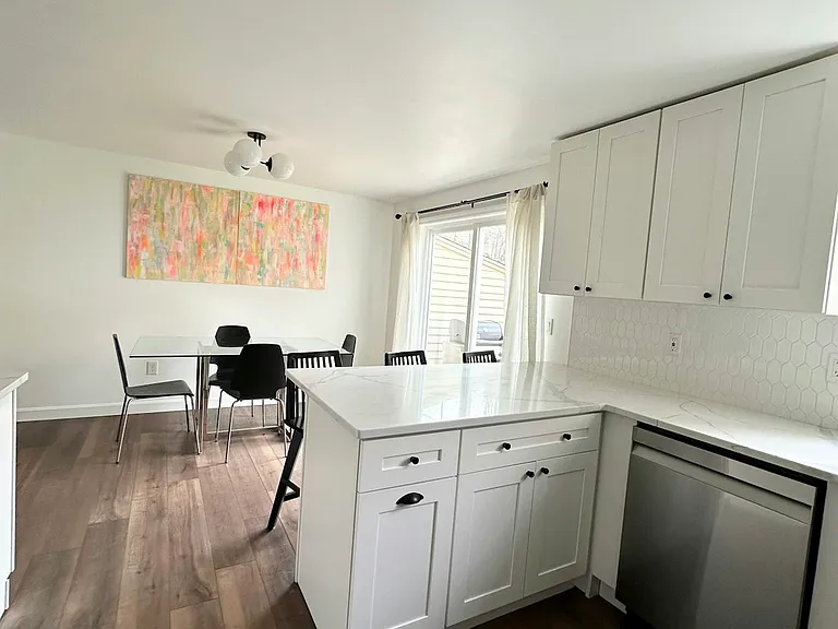 14 Westminster Dr — Photo 4