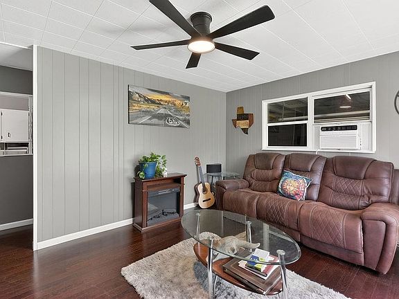 4th image of 369 Pinewood Rd