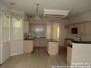 5th image of 911 El Valle