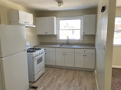 400 W Poplar St Photo 1