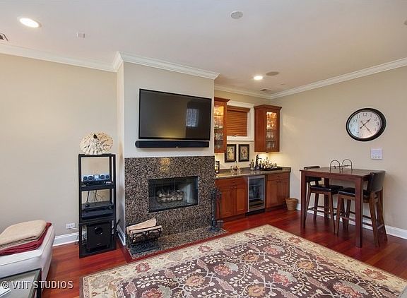 4th image of 3620 N Damen Ave #1