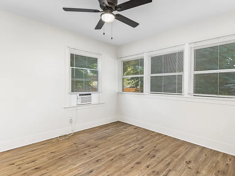 1359 Jasper Ave — Photo 39