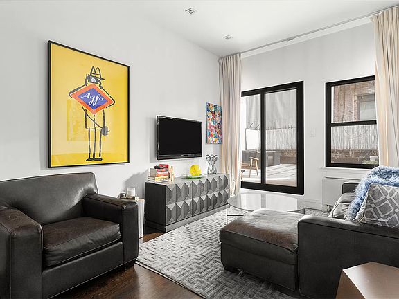 3rd image of 35 E 10th St APT 2C