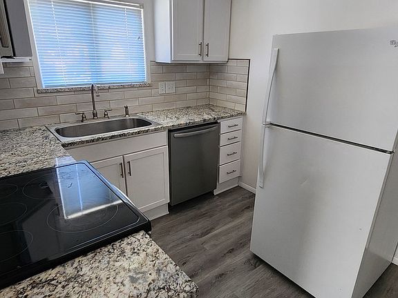 5th image of 1902 Baker Ave