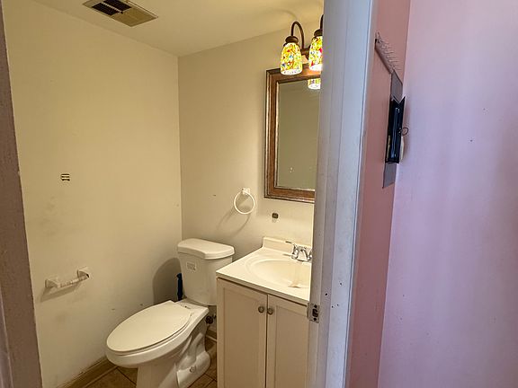 5th image of 15586 Dupage Blvd
