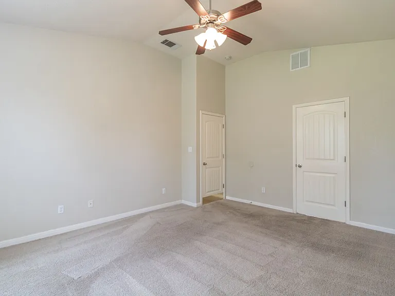 18601 Derby Hill Ln — Photo 40